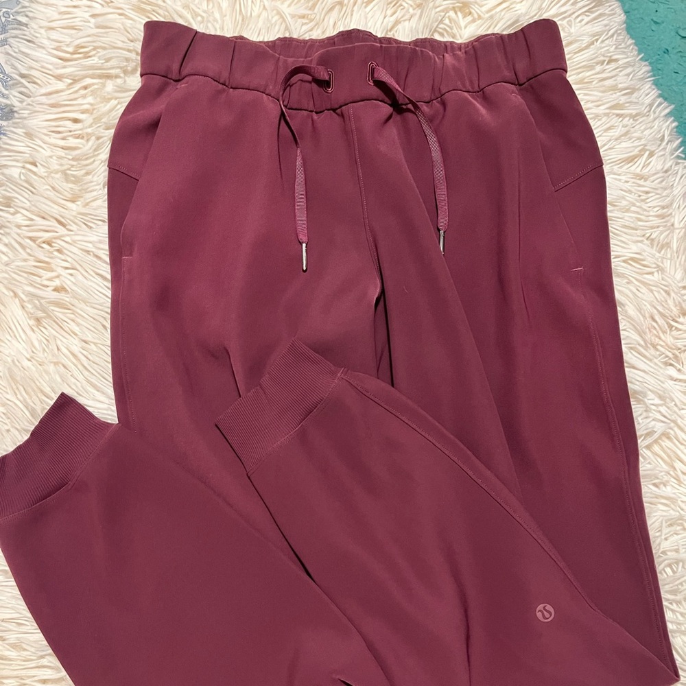 Lululemon joggers size 6